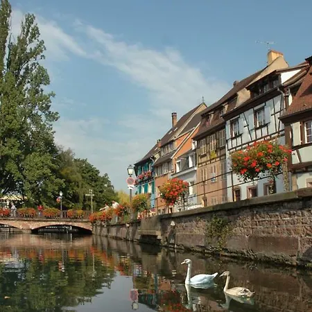 Au Buisson De Roses * Colmar