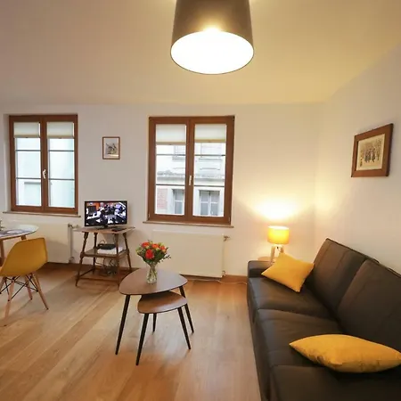 Au Buisson De Roses *