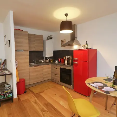 Au Buisson De Roses *