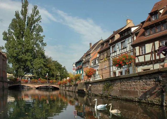 Au Buisson De Roses * Colmar