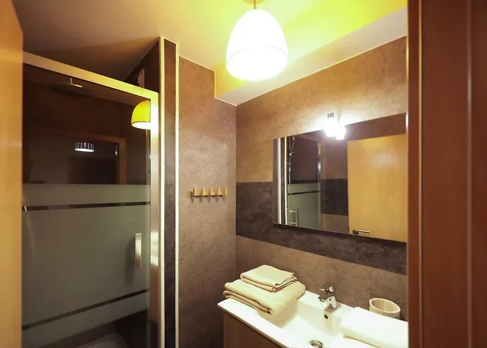 Au Buisson De Roses Colmar